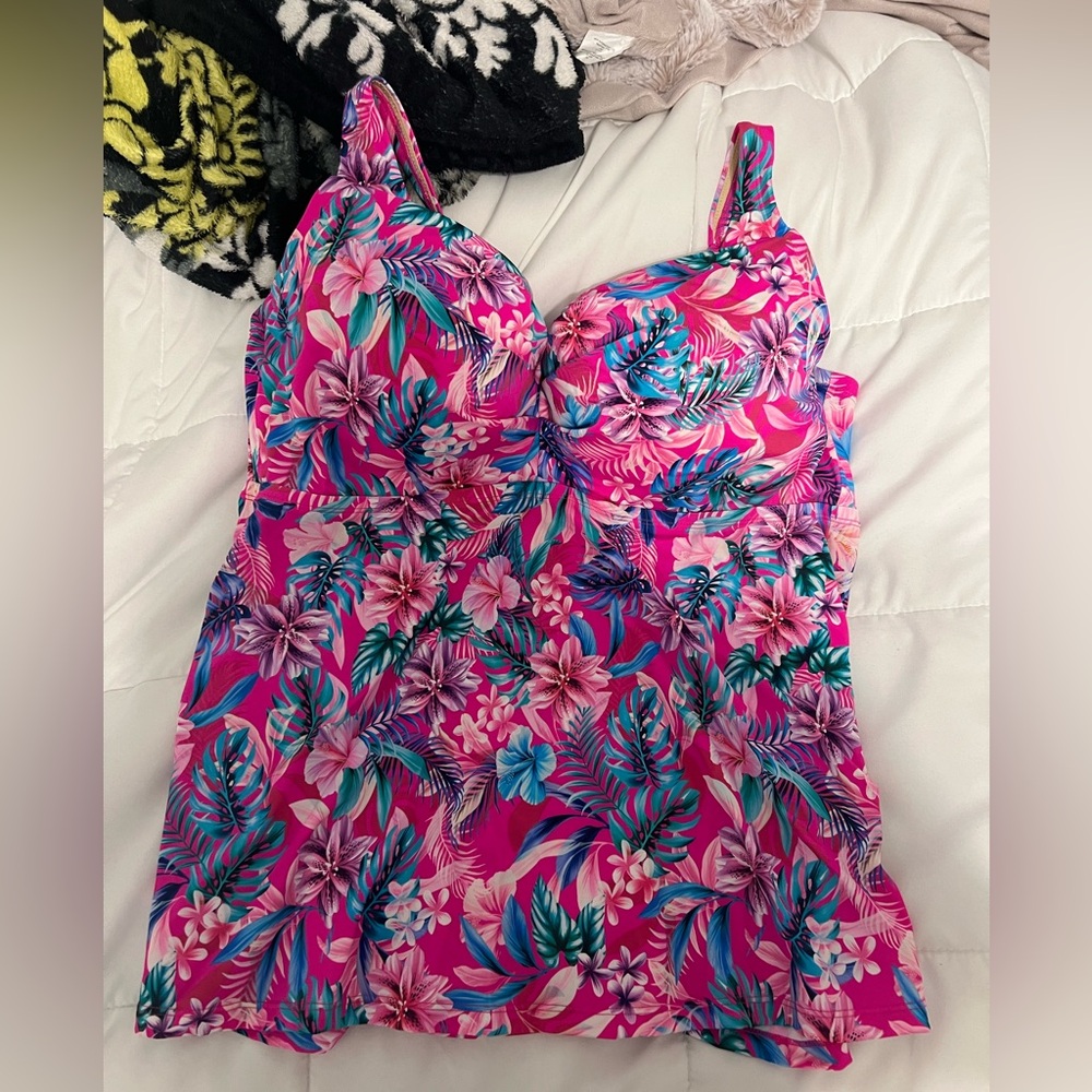 Women’s bathing suit